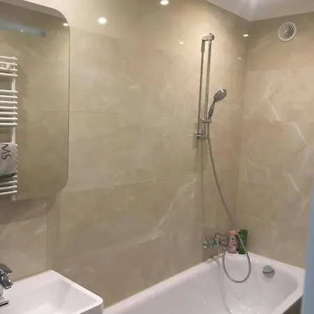 Apartamento 2 *